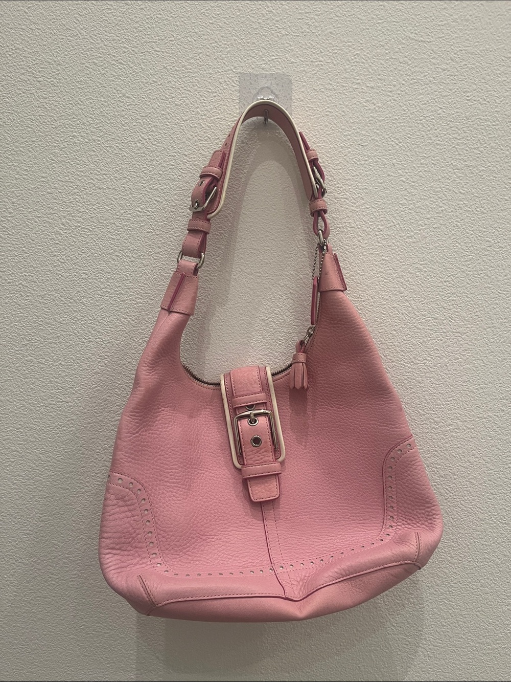 Y2K Vintage Coach Pink Pebbled Leather Shoulder Bag with Buckle Detail 🎀🎀